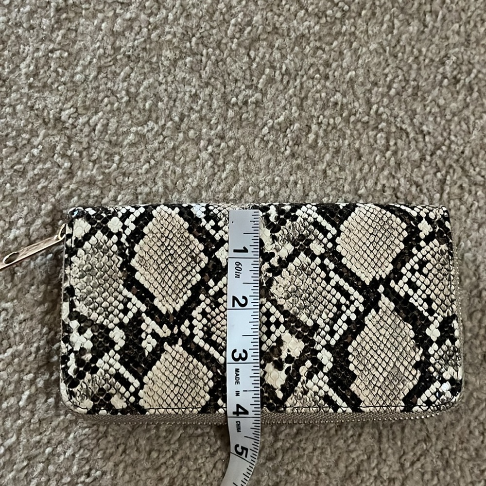 Snake skin tan & brown zip up long wallet clutch purse bag - Picture 12 of 13
